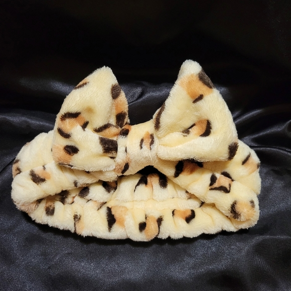 Other - Cheetah print head band
